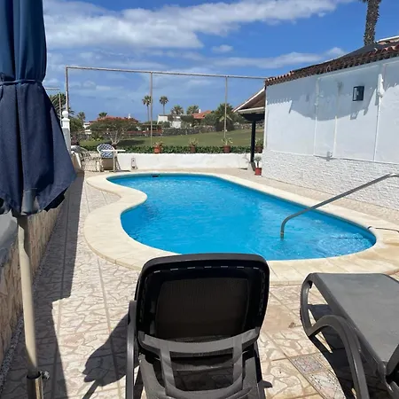 Вилла Casa Glenys Con Piscina Privada Y Vistas Al Golf Y Mar Сан Мигель
