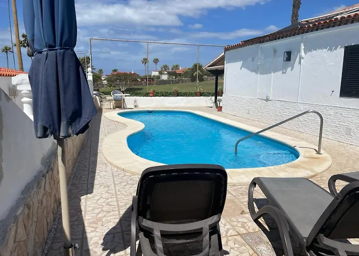Вилла Casa Glenys Con Piscina Privada Y Vistas Al Golf Y Mar Сан Мигель