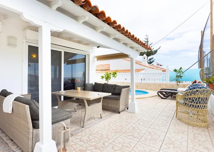 Casa Glenys Con Piscina Privada Y Vistas Al Golf Y Mar Вилла